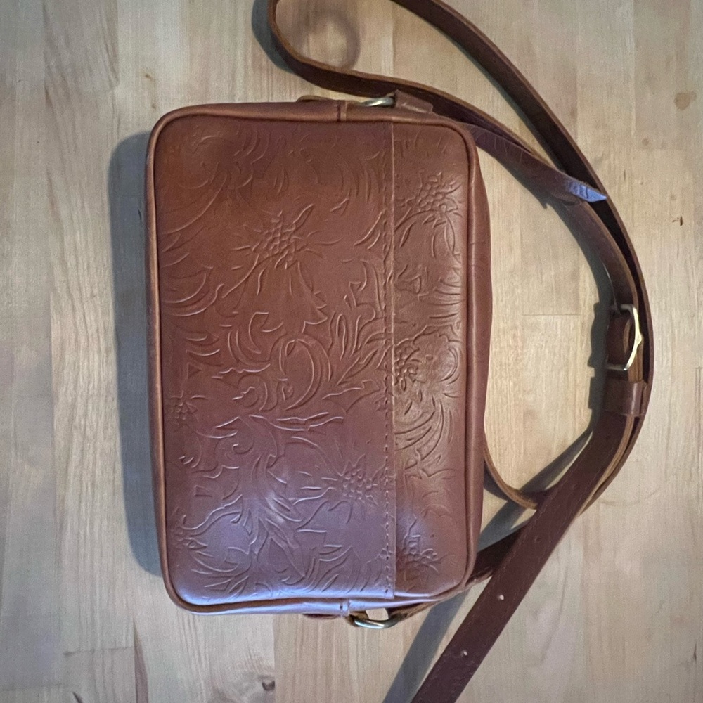 Portland Leather Goods Toaster Crossbody Bag Camera Bag Tooled Floral Flower EUC